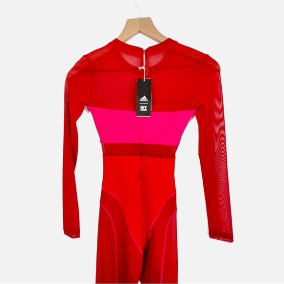 Sexy Catsuit - Picture 10 of 16